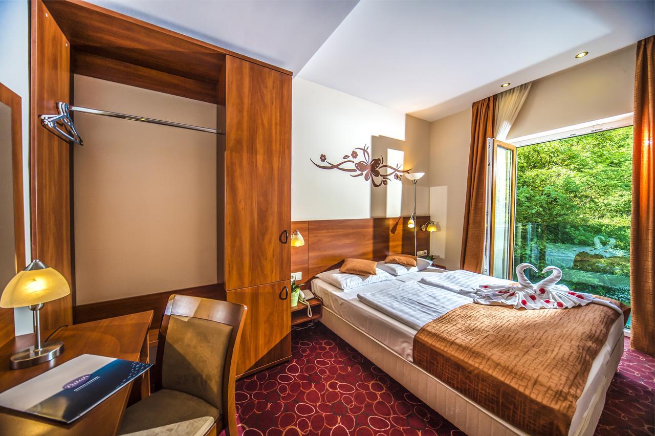 Patak Park Hotel Visegrad (Adults Only) Exterior photo